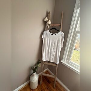 Market & Spruce White Short Sleeve Tee
